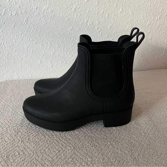 NEW! Jeffrey Campbell Chelsea Style Rainz Booties Black Matte Size 10 - Picture 5 of 6